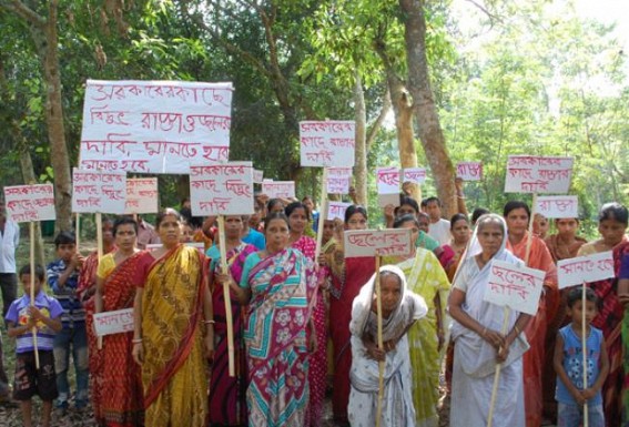 Residents stage protest: Paschim Bhubanban area suffering from water scarcity, other problems